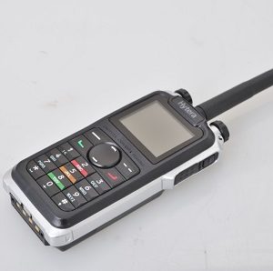 TALKIE WALKIE PORTATIF AVEC GPS ET PTI